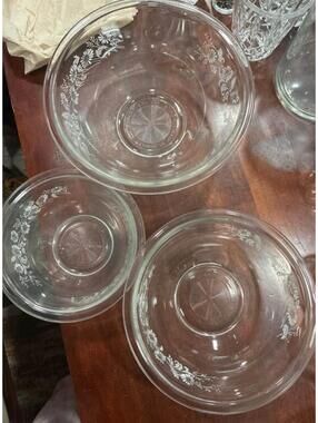 Vintage Pyrex Floral Daisy Mixing Bowls 3 pc set